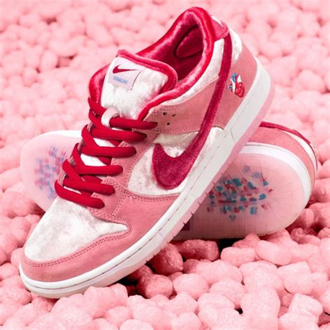 nike heart dunks|Nike sb valentine's day.